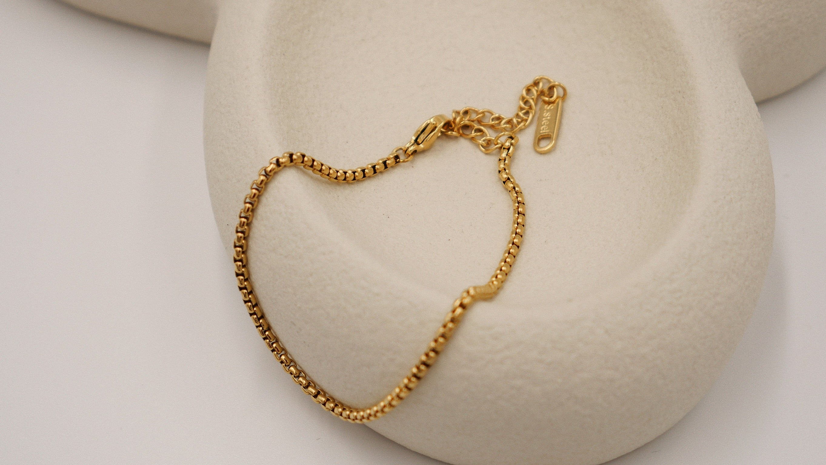 Elegant Gold Plated Box Chain Bracelet