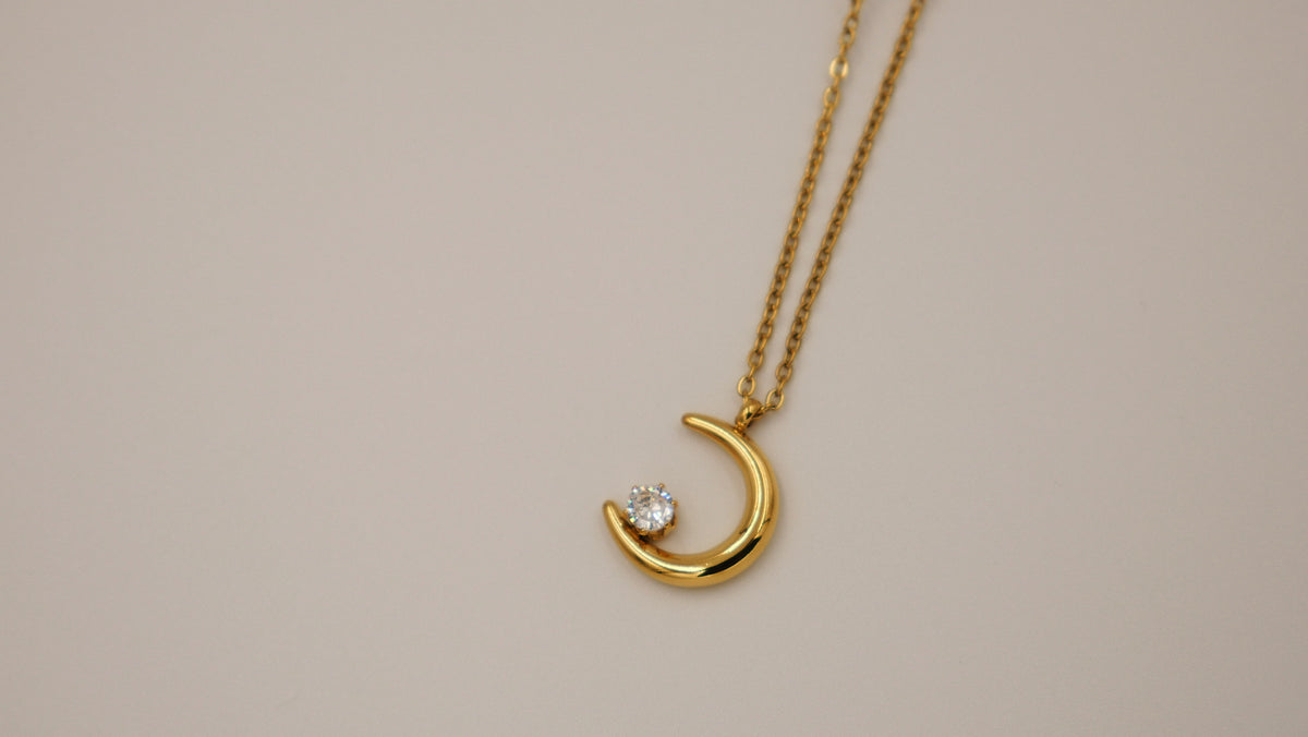 Elegant 18K Gold-Plated Moon Necklace